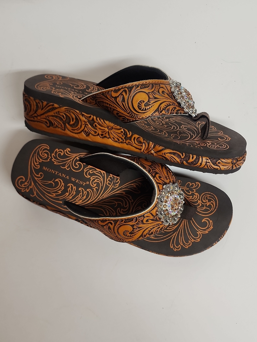 Montana West Brownish Orange Western Wedge Flip Flops w/Crystal Medallion Size 9